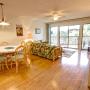 Nyaralók - Crescent Beach, Hibiscus Resort - H304