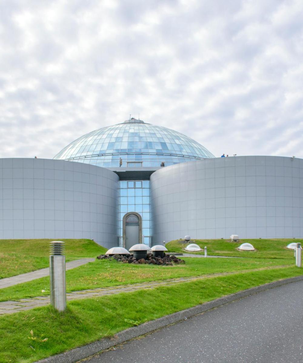 Cheap car hire in Reykjavík find and compare deals