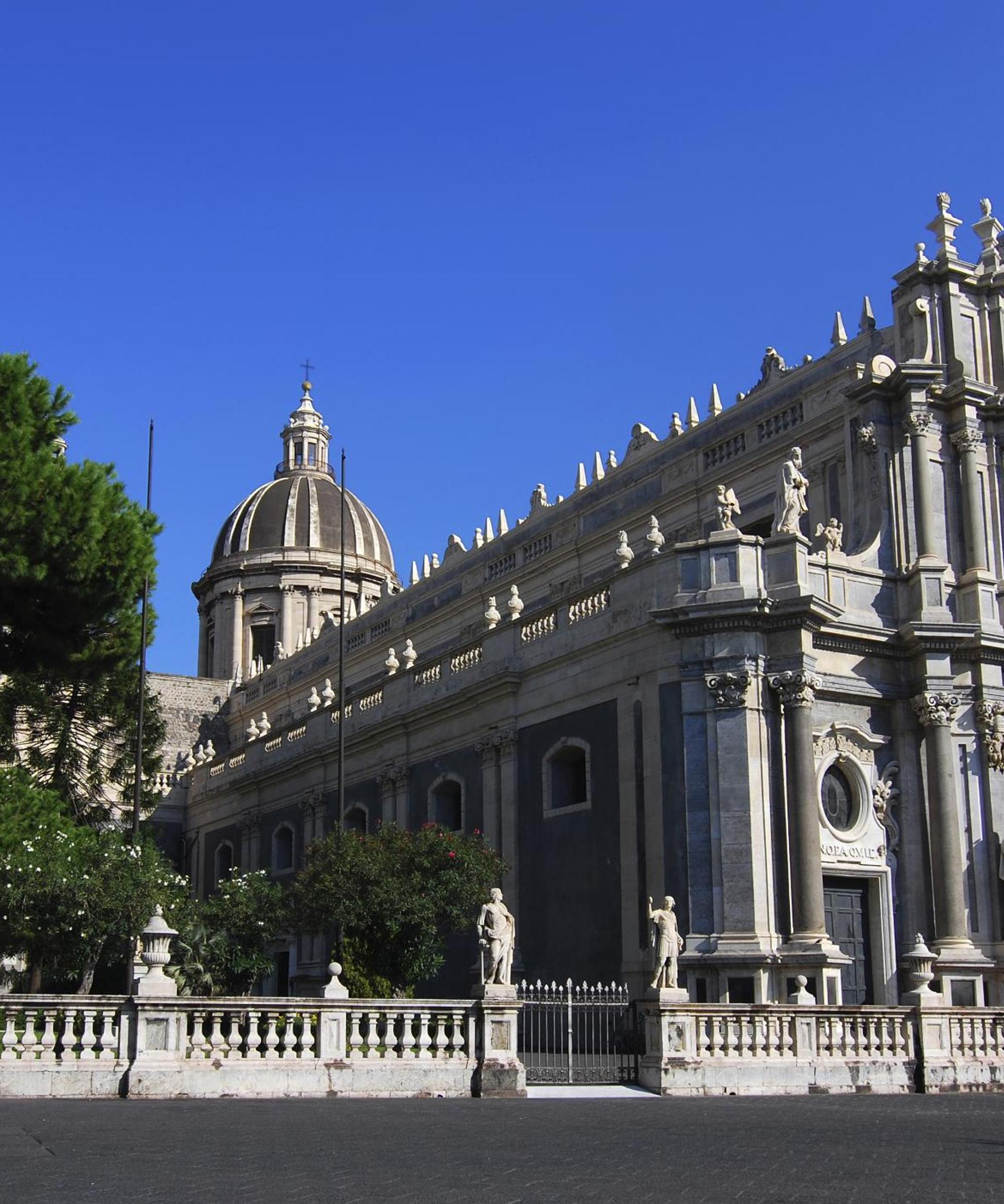 Maggiore Car Rental in Catania