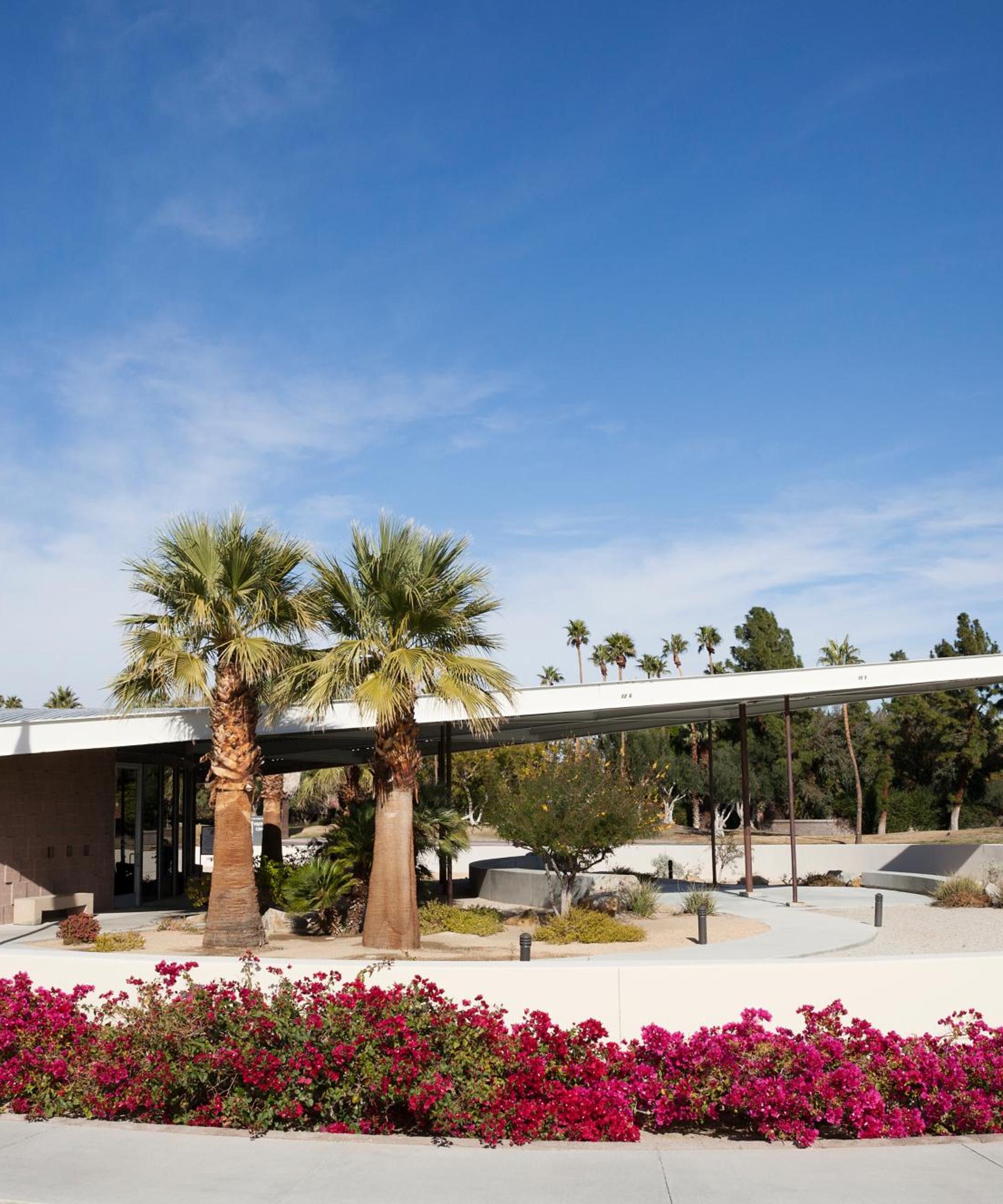 Wypożyczalnia Hertz blisko miejsca Lotnisko Palm Springs