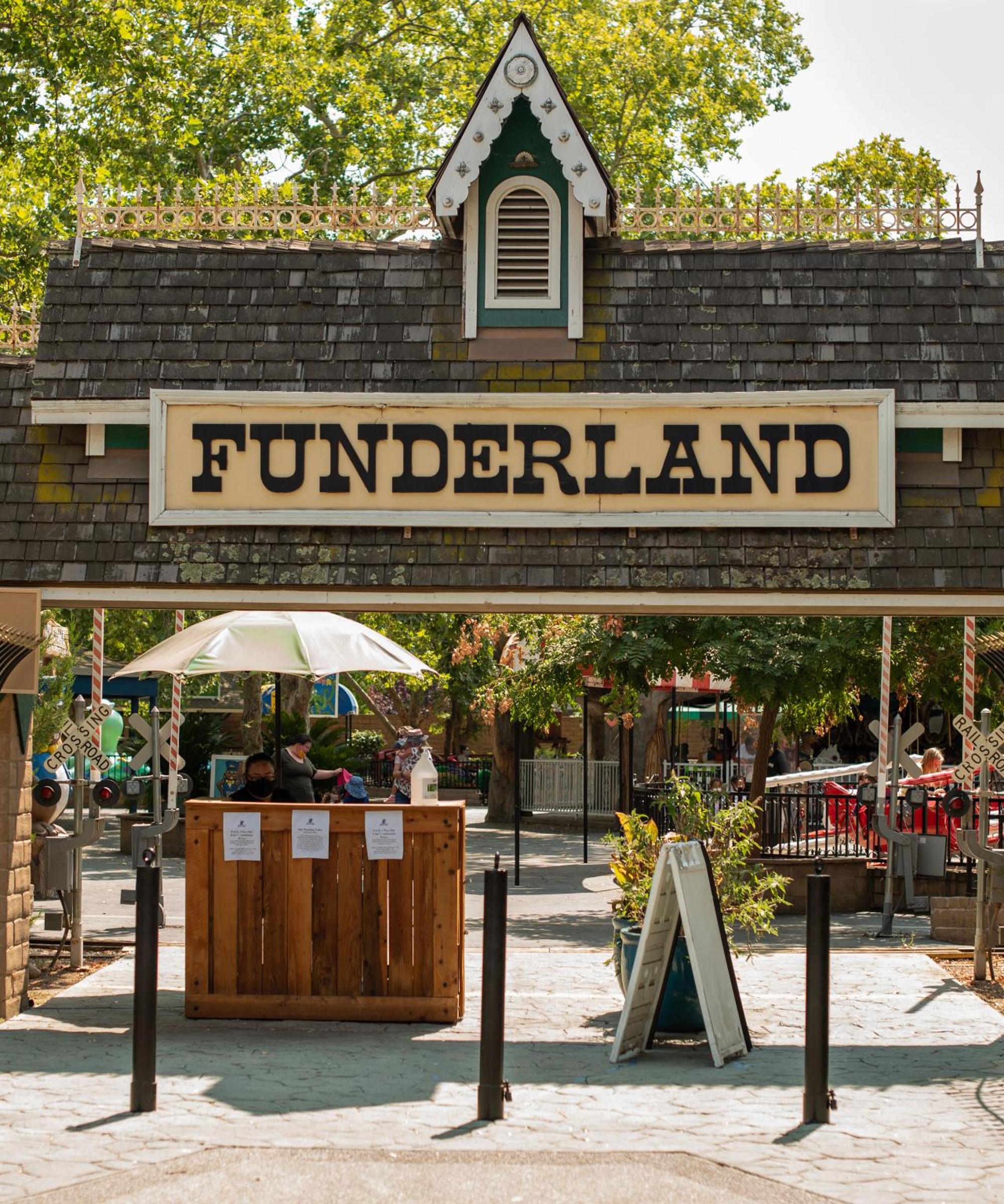 Dollar Car Rental near Sacramento Airport