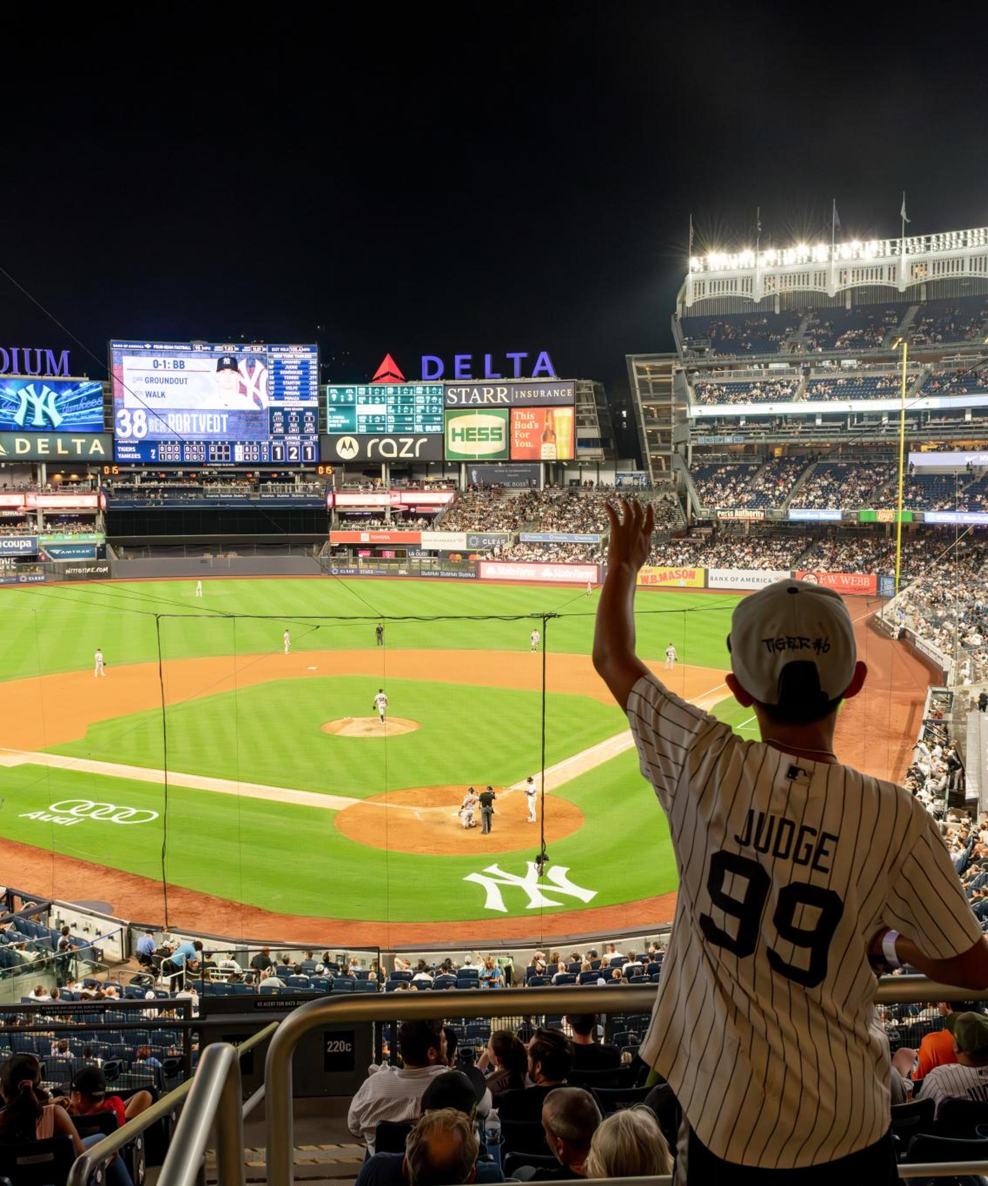 Dollar Car Rental near LaGuardia Airport