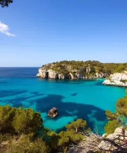 Uno de los lugares de interés más visitados de Cala Galdana.