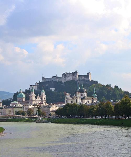 Salzburg şehrindeki en çok ziyaret edilen simge yapılardan biri. 