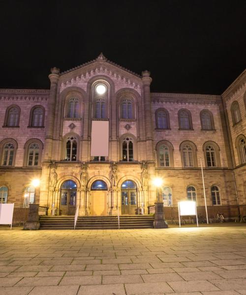 Göttingen şehrindeki en çok ziyaret edilen simge yapılardan biri. 