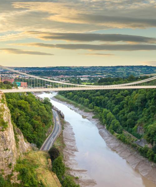 Salah satu mercu tanda yang paling dikunjungi di Bristol.