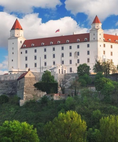 Salah satu landmark yang paling sering dikunjungi di Bratislava.