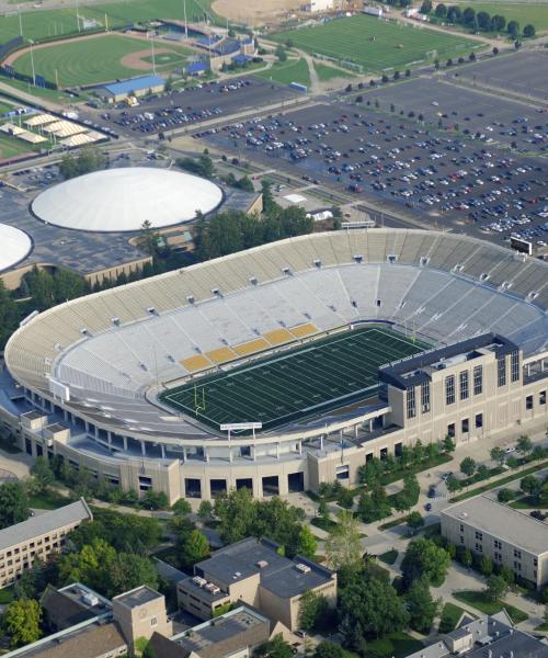 South Bend şehrindeki en çok ziyaret edilen simge yapılardan biri. 