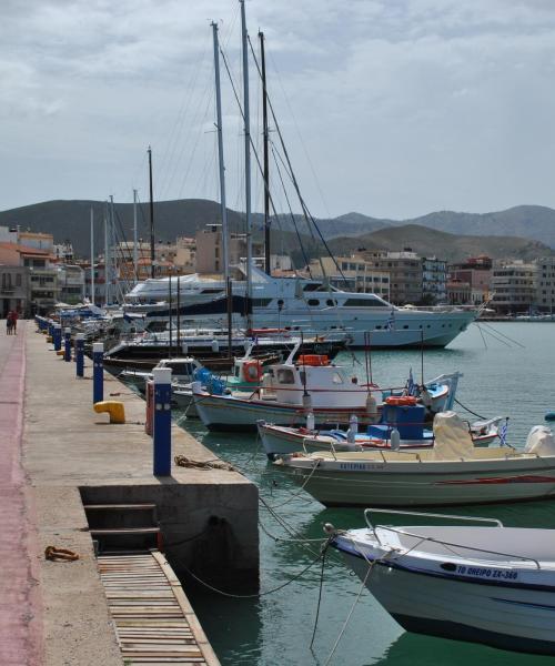 Sakız Adası'ndaki en çok ziyaret edilen simge yapılardan biri. 