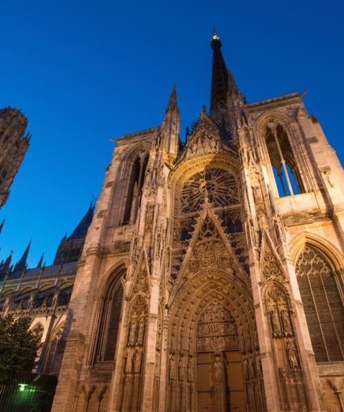 Salah satu landmark yang paling sering dikunjungi di Rouen.