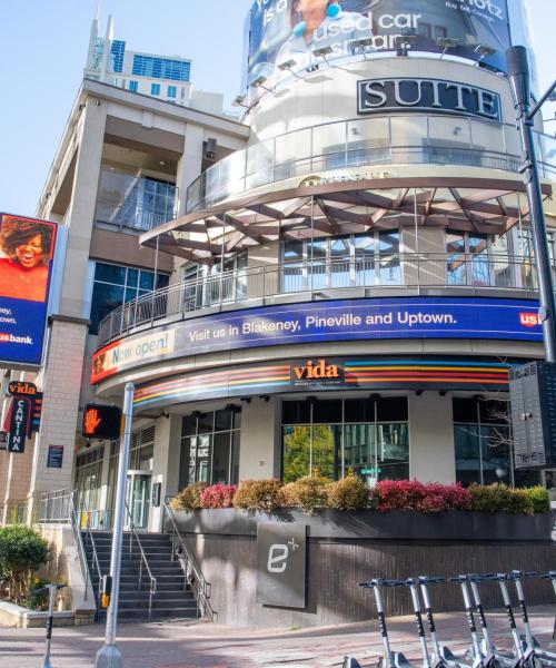 많은 방문객들이 찾는 샬럿의 인기 랜드마크.