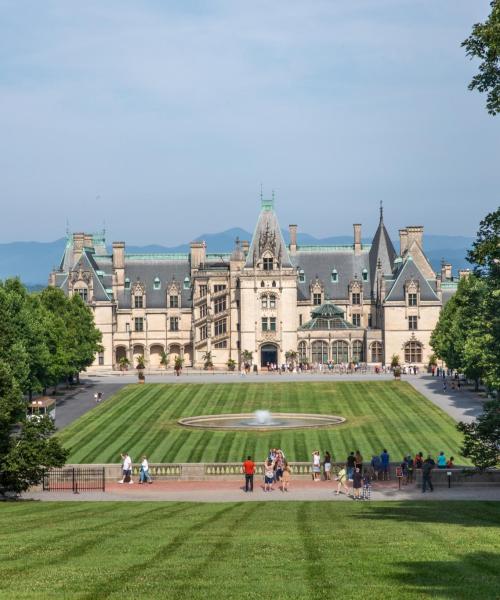 Asheville şehrindeki en çok ziyaret edilen simge yapılardan biri. 