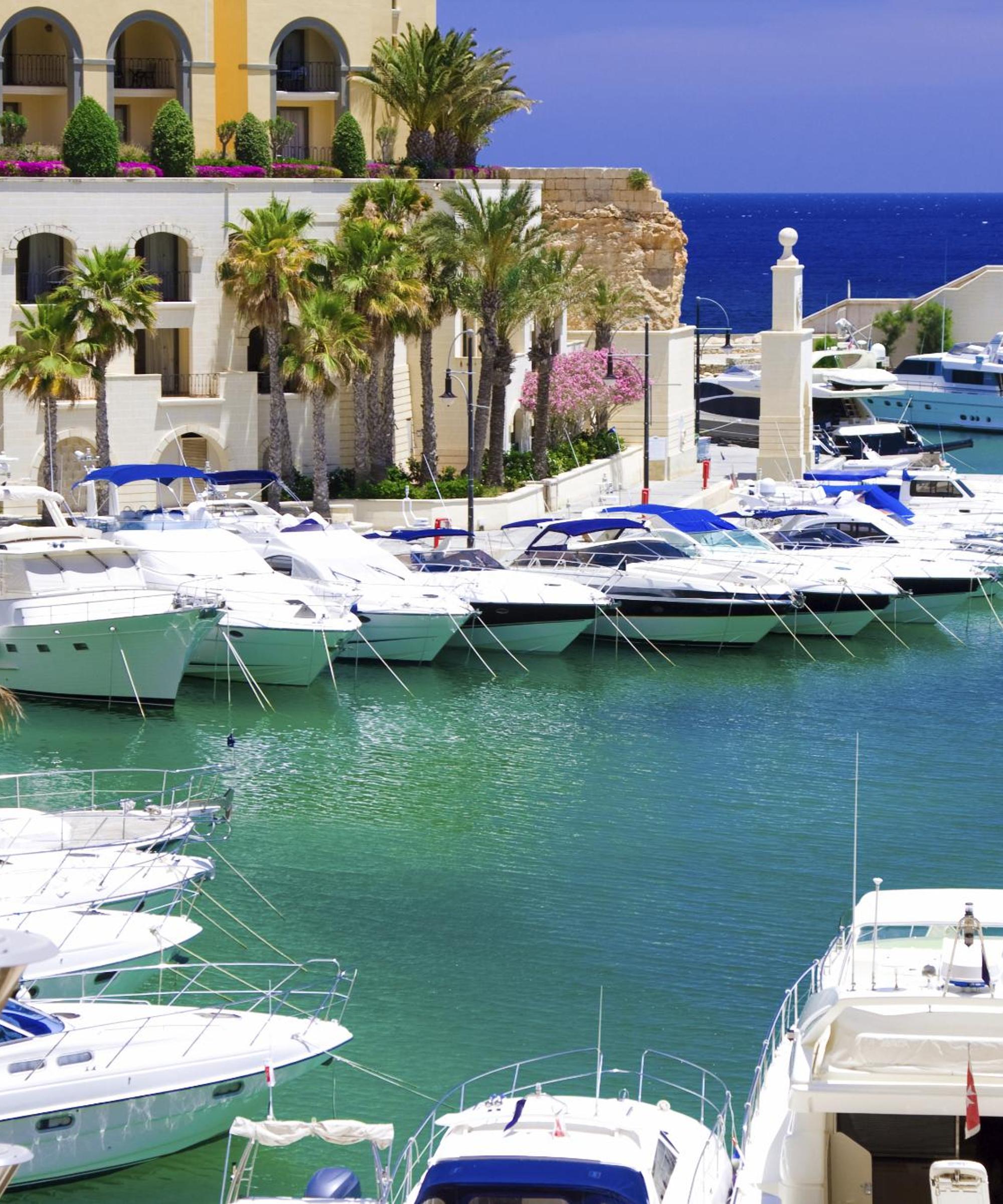 Book cheap flights to Malta