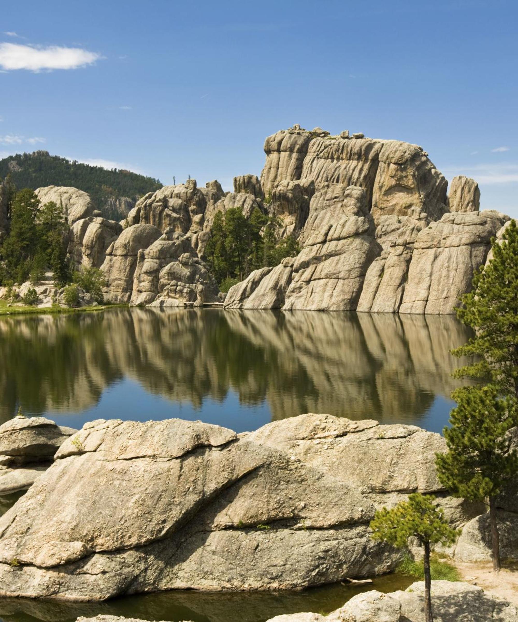 Book cheap flights to South Dakota