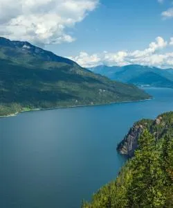 Een mooi uitzicht op Kootenay Rockies