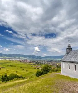 Ein schöner Blick auf die Region Harghita Bai