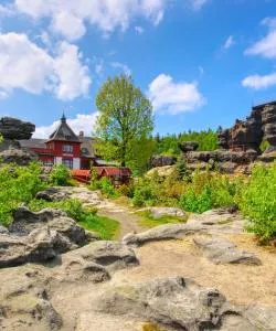 Una bonita panorámica de Zittau Mountains