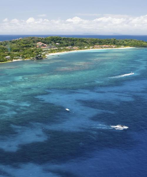 Pemandangan indah Roatan Island