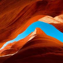 ein Blick vom Grund eines Slot Canyons