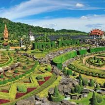 มุมมองทางอากาศของสวนในวัด