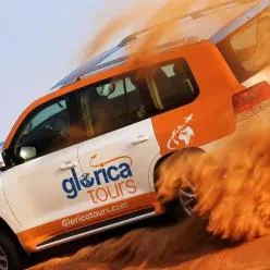 Dubai çöl safari aracı