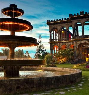 建筑物前的大型喷泉