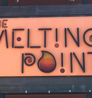 建筑物上的铣削室标志