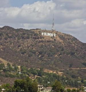 山顶上的好莱坞标志