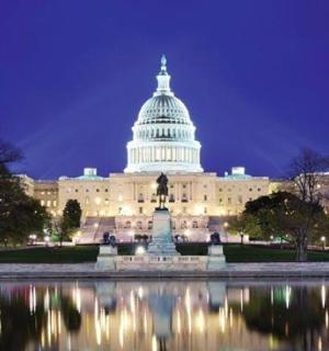 国会大厦的夜景