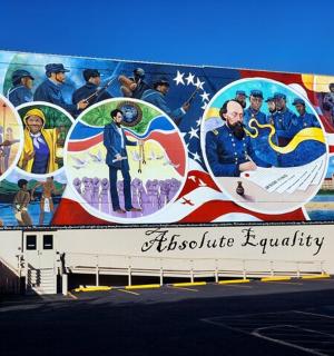 nástěnná malba na boku budovy