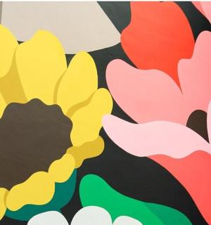 obraz barevných květin na zdi