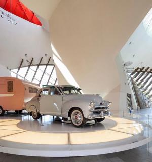 博物馆展出的一辆老式汽车