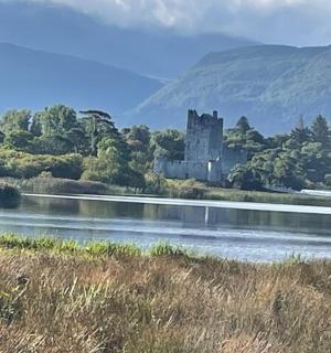 坐落在河边的城堡