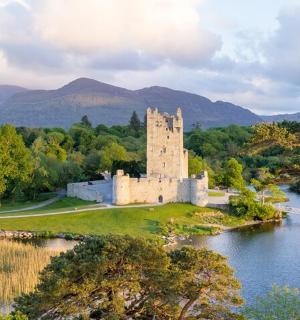 湖心岛上的一座城堡