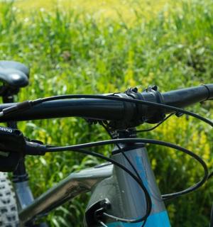 自行车车把的特写