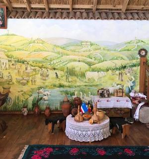 duvarında resim olan bir oda