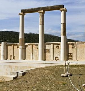 a building with columns in front of a building