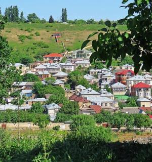 山上的小镇,有房屋