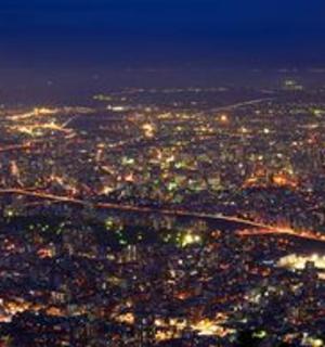 夜晚的城市鸟瞰图