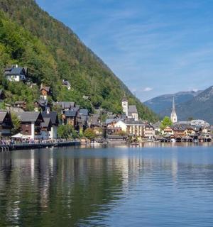 湖边的一个小镇