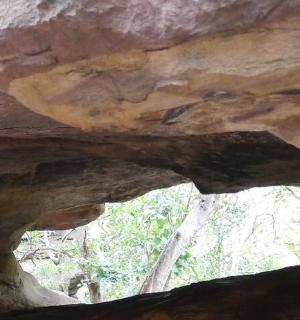 岩洞内部的景色