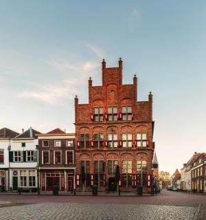 an old building on a street in a city