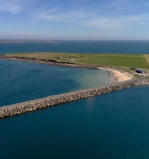 水域中央的岛屿