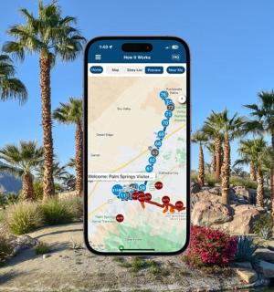 显示屏上有地图的手机