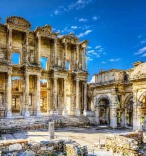 图书馆遗址中的古建筑