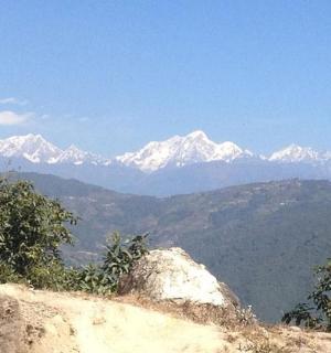 白雪皑皑的山脉景观