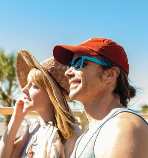 一群人站在一起