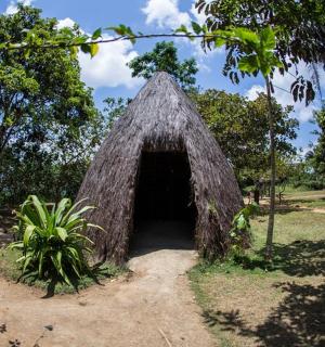 公园中央的一座小建筑