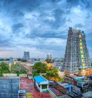 a view of a temple in a city