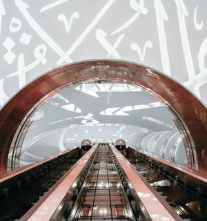 隧道内自动扶梯的俯视图